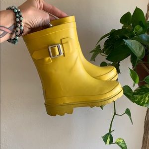Yellow Oakiwear toddler rain boots unisex